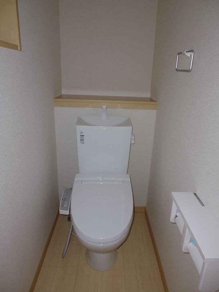 Toilet. 2013.12.9 shooting Building 2