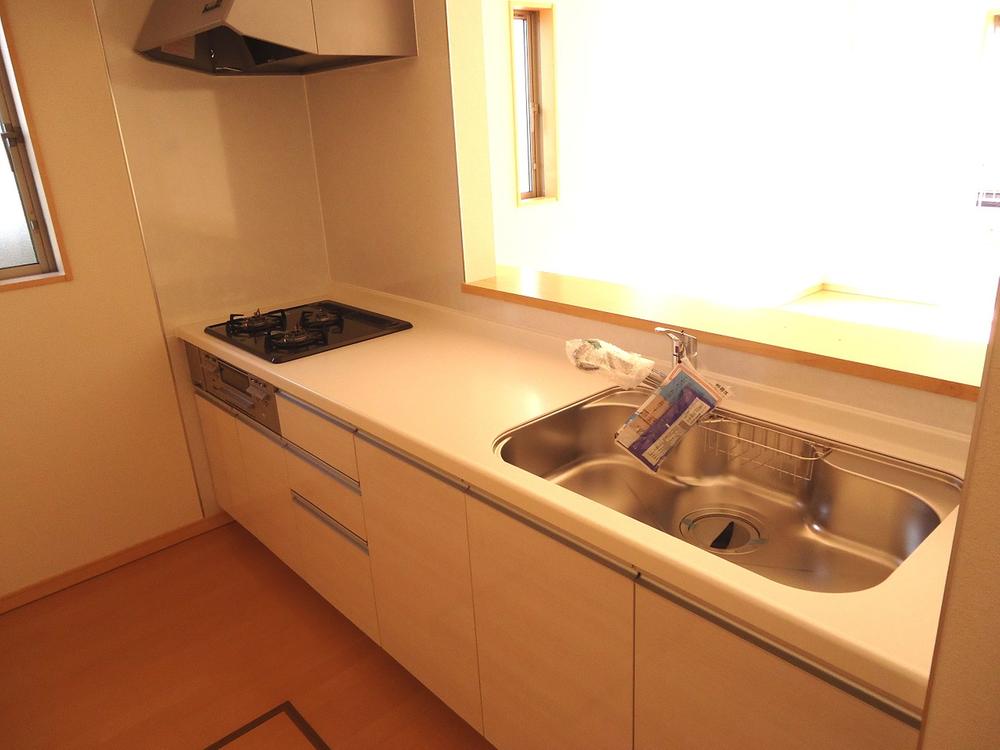 Kitchen. Building 2 Popular face-to-face kitchen