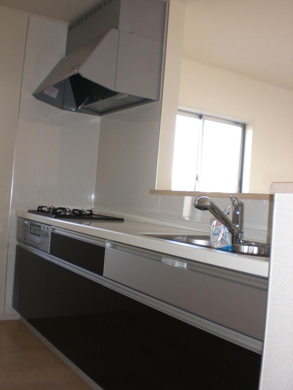 Kitchen. Face-to-face system Kitchen! 