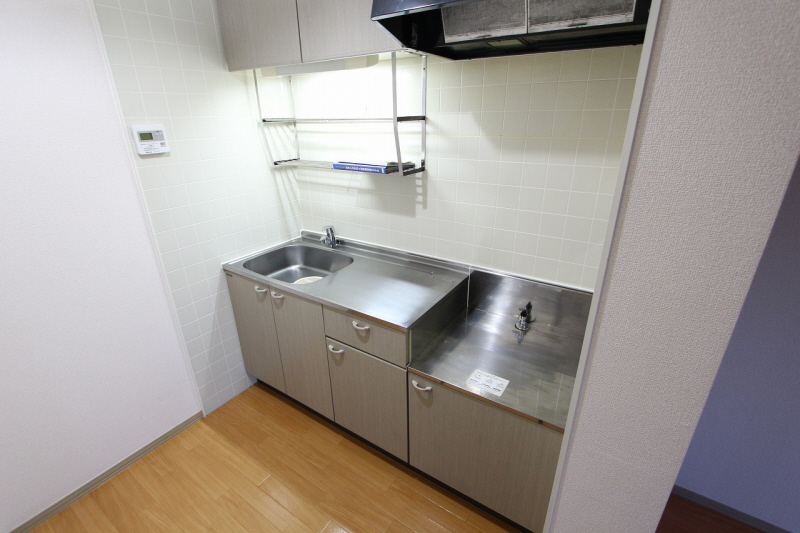 Kitchen.  ※ It is a photograph of Room 101. 