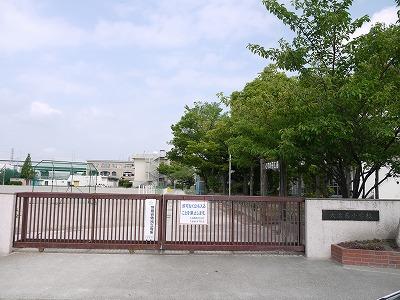 Primary school. 989m to stand Daiji Minami Elementary School