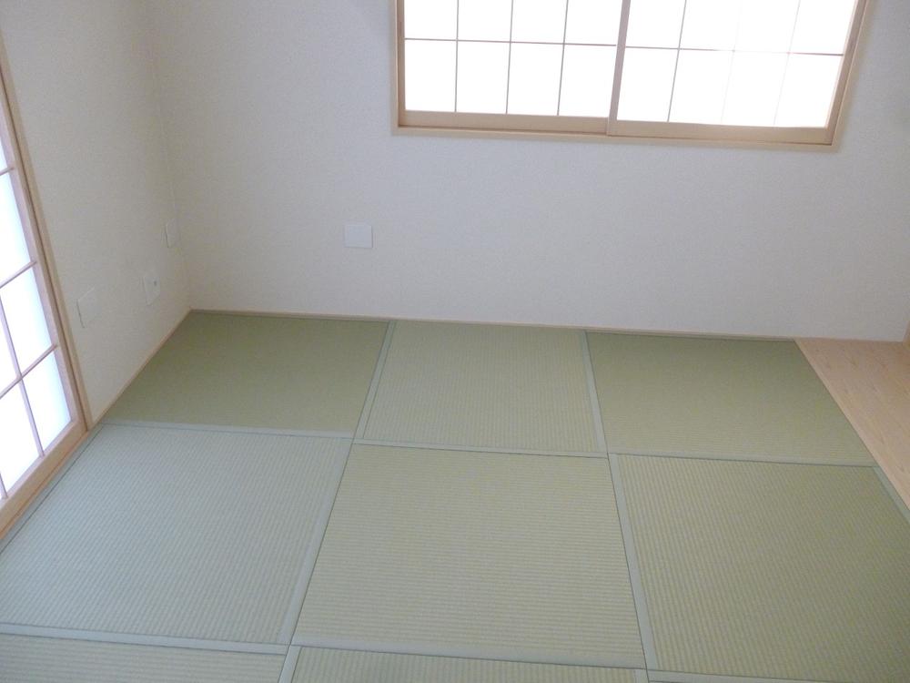 Non-living room. 1 Building Optimal LDK independent of Japanese-style room in the drawing-room