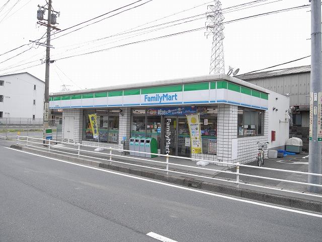 Convenience store. 520m to FamilyMart
