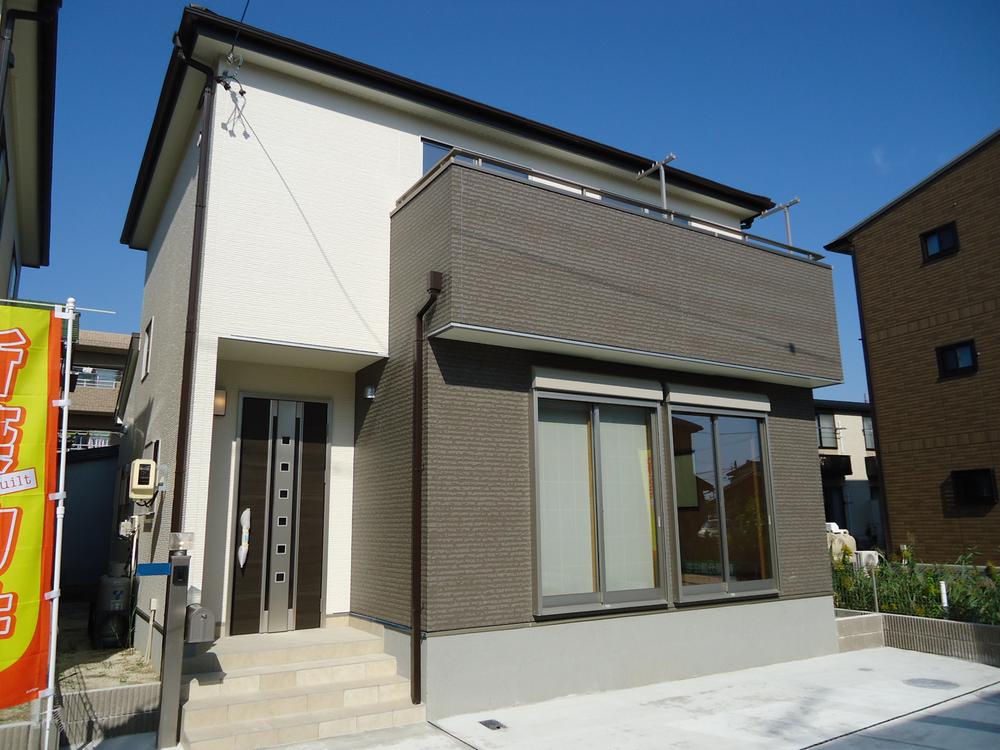 Local appearance photo. ◇ 2 Building Local appearance photo