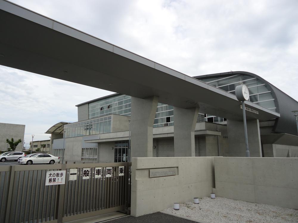 Junior high school. Kanie-cho stand Kanie until junior high school 2940m