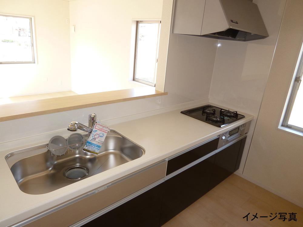 Same specifications photo (kitchen).  ◆ Underfloor storage with face-to-face kitchen ◆ 