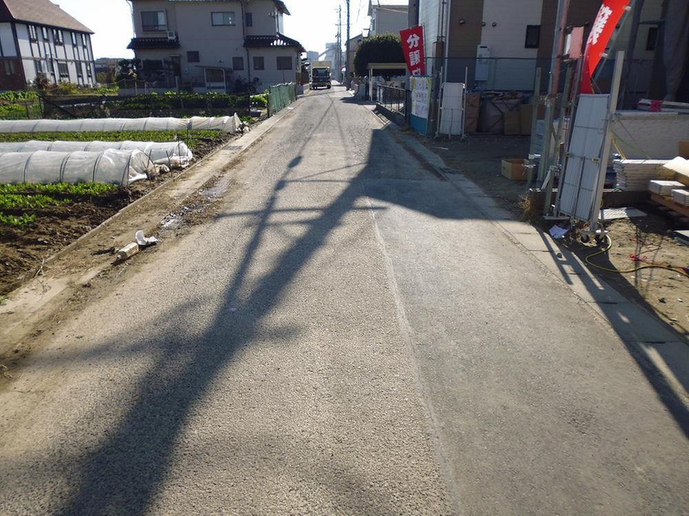 Local photos, including front road. 2013.12.3 shooting