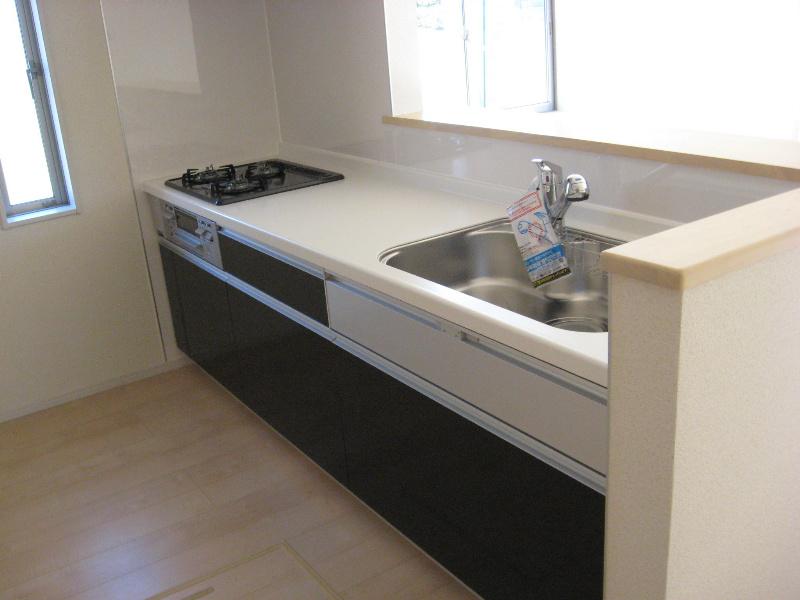 Kitchen. Storage lot