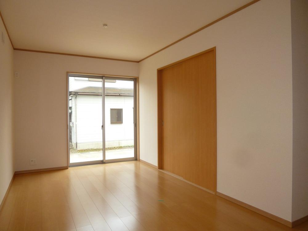 Living.  ◆ Japanese-style room adjacent 16 quires living ◆ 