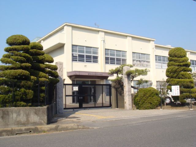 Primary school. Municipal Susai 700m up to elementary school (elementary school)