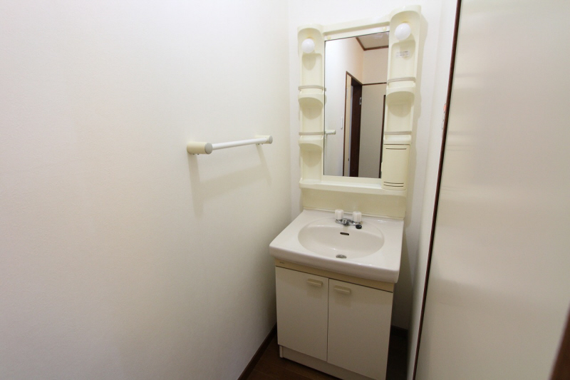 Washroom.  ※ 303, Room interior photograph reference