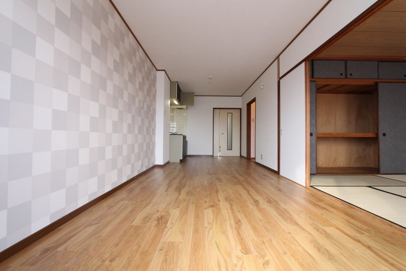 Living and room.  ※ 303, Room interior photograph reference