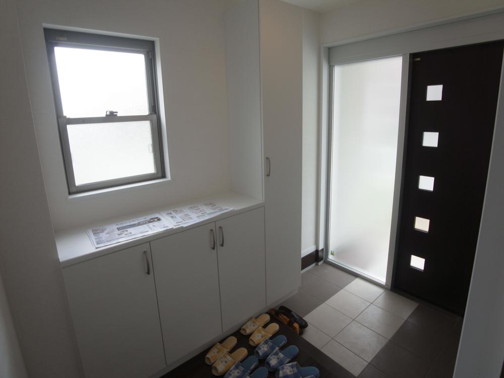 Entrance. Local (September 2013) Shooting