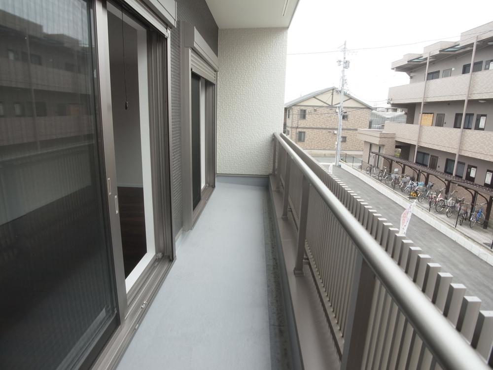 View photos from the dwelling unit. View from local (September 2013) Shooting