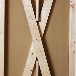 Construction ・ Construction method ・ specification. Will method of adopting the braces and the load-bearing surface material. 