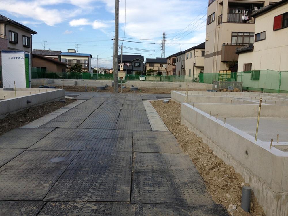 Local photos, including front road. Local (11 May 2013) Shooting