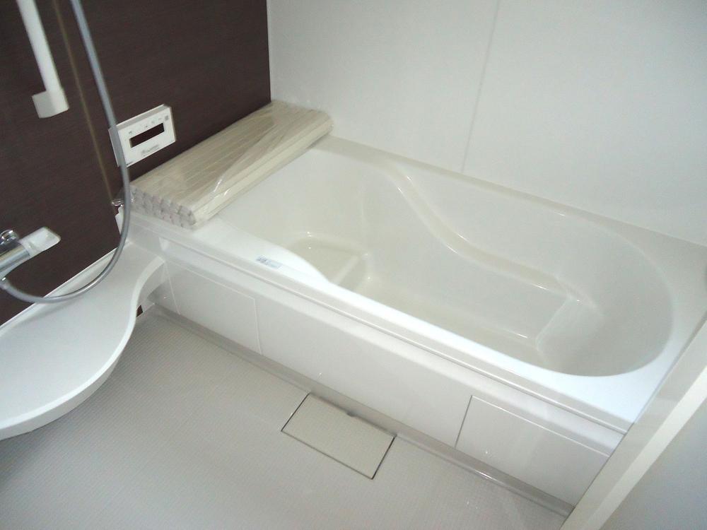 Bathroom. Building 2  With bathroom dryer