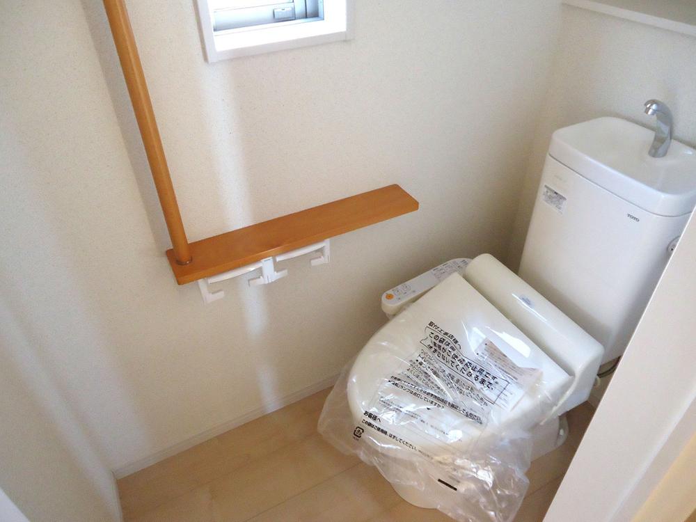 Toilet. Building 2 Bidet with function