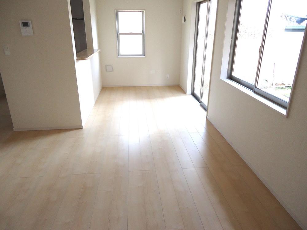 Living. Building 2 South-facing LDK