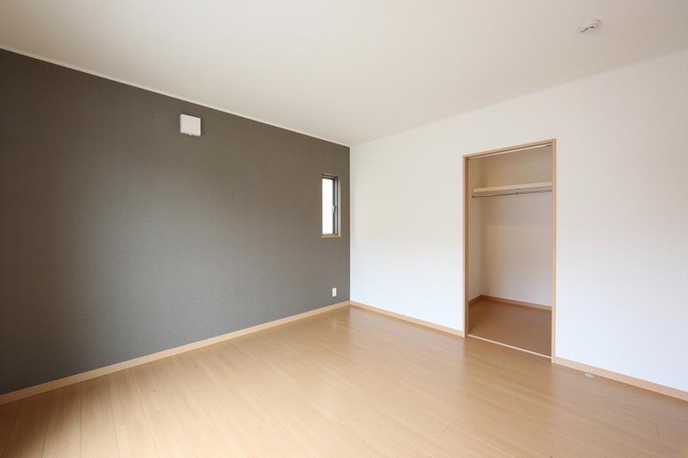 Non-living room. Building C Walk-in closet with the main bedroom of 8 pledge (June 2012 shooting)