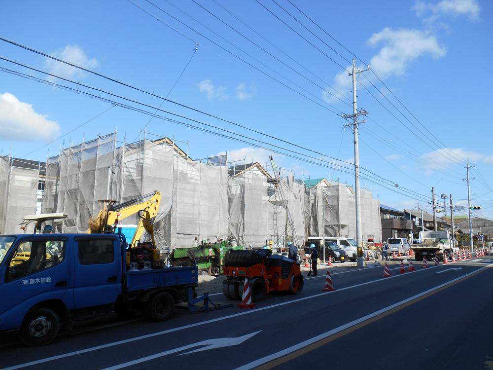 Local photos, including front road. You continued your description in the big project local of all 8 House symbiosis real estate To Nagoya west hesitate please 0120-92-7319
