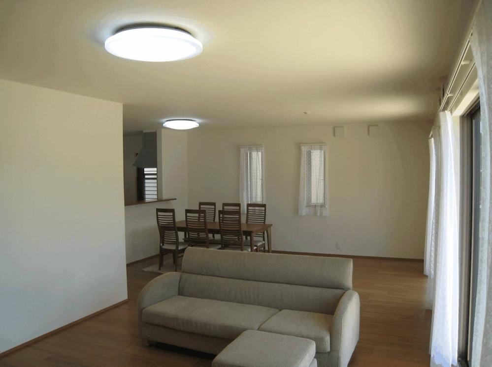 Living. Room (August 2013) Shooting S-19 issue areas