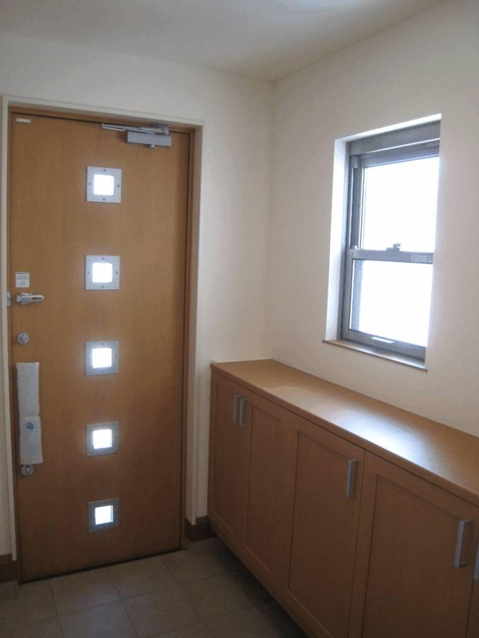 Entrance. Local (August 2013) Shooting S-19 issue areas