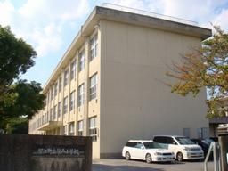 Primary school. Municipal Gackt until the elementary school (elementary school) 520m