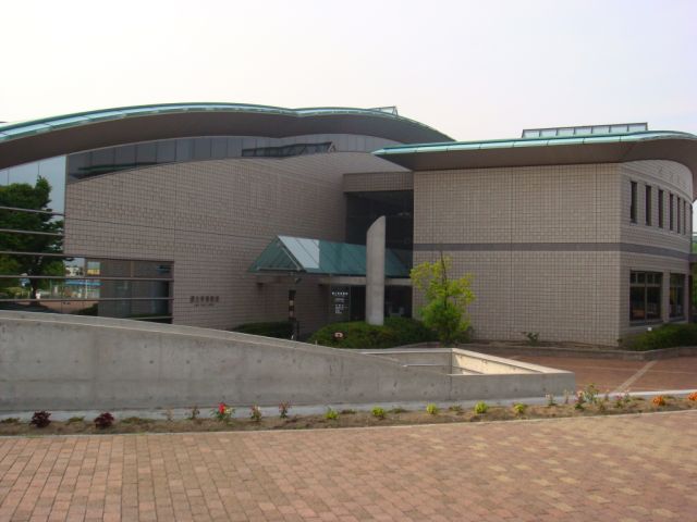library. 180m to Kanie-cho library (library)