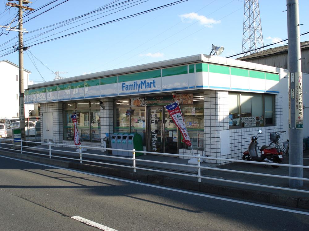 Convenience store. 782m to FamilyMart Daiji Saijo shop
