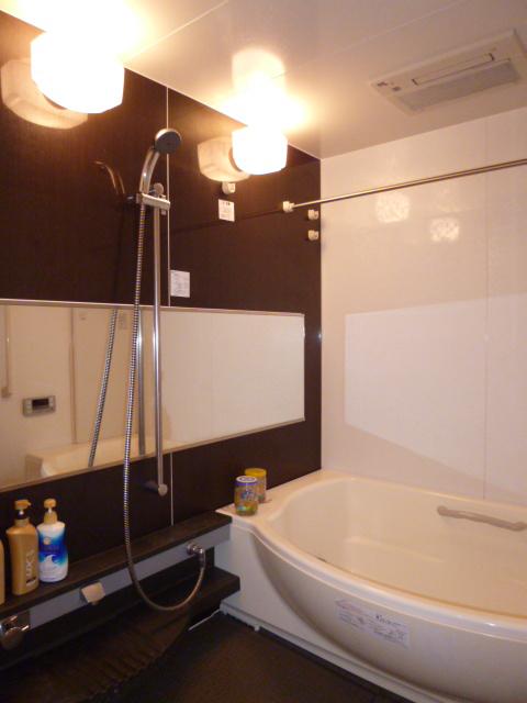 Bathroom. Bathroom, It is 160cm × 200cm size loose. (September 2013) Shooting