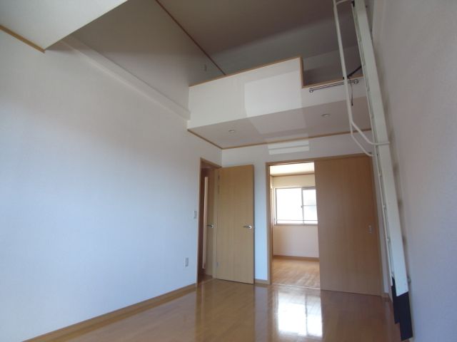 Living and room. It is the second floor of the Western-style, In addition it is equipped with loft