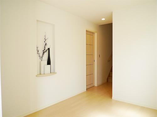 Other introspection. One point is exudes a sense of luxury in the entrance that contains the entrance. Local (09 May 2011) Shooting