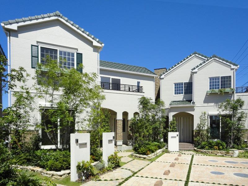 Local appearance photo. To send it Nobuyuki House, A new type of housing with the aim of harmony between nature and human beings. Verde Ada series. The first step was able new Du here Daiji. 