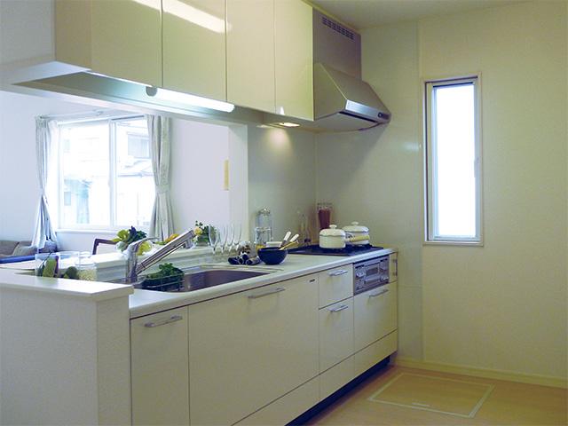 Kitchen. It is building B of the face-to-face system kitchen. 2013 09 May 11 shooting