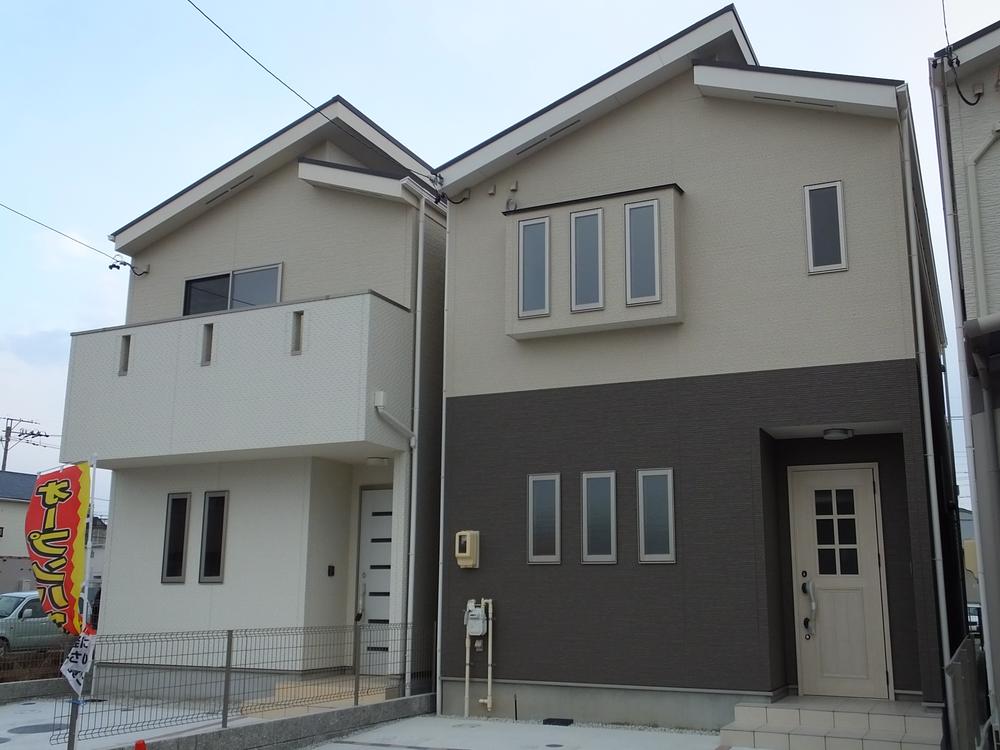 Local appearance photo. Local (December 27, 2013) shooting parking two Garden on the south side. 