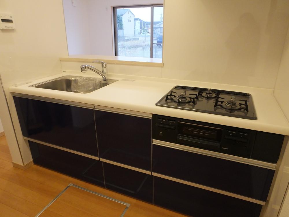 Kitchen. Indoor (12 May 2013) Shooting