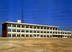 Primary school. Gackt until the elementary school (elementary school) 465m