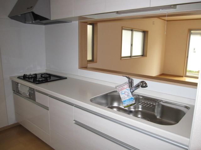 Kitchen. Indoor (10 May 2013) Shooting