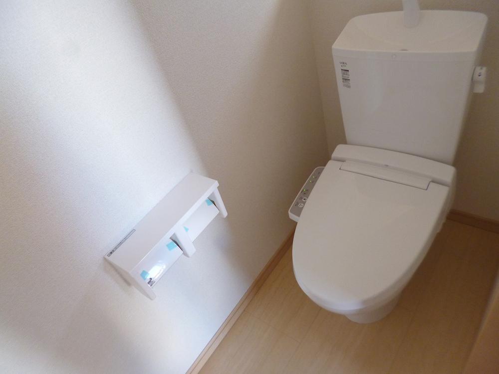 Toilet.  ◆ With Washlet ◆ 