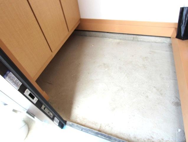 Entrance. Similarity