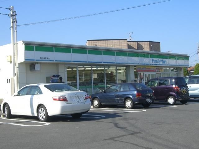 Convenience store. 280m to Family Mart (convenience store)