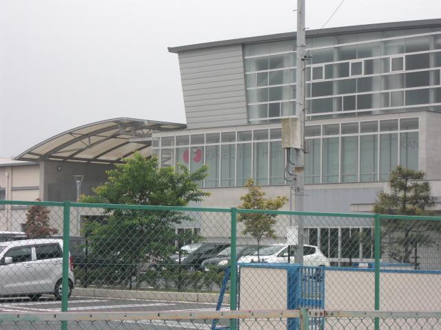 Junior high school. Kanie-cho stand Kanie until junior high school 1200m