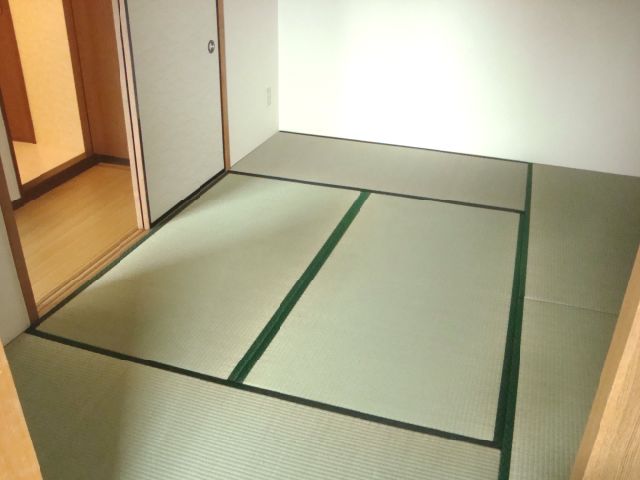 Living and room. It settles in tatami rooms