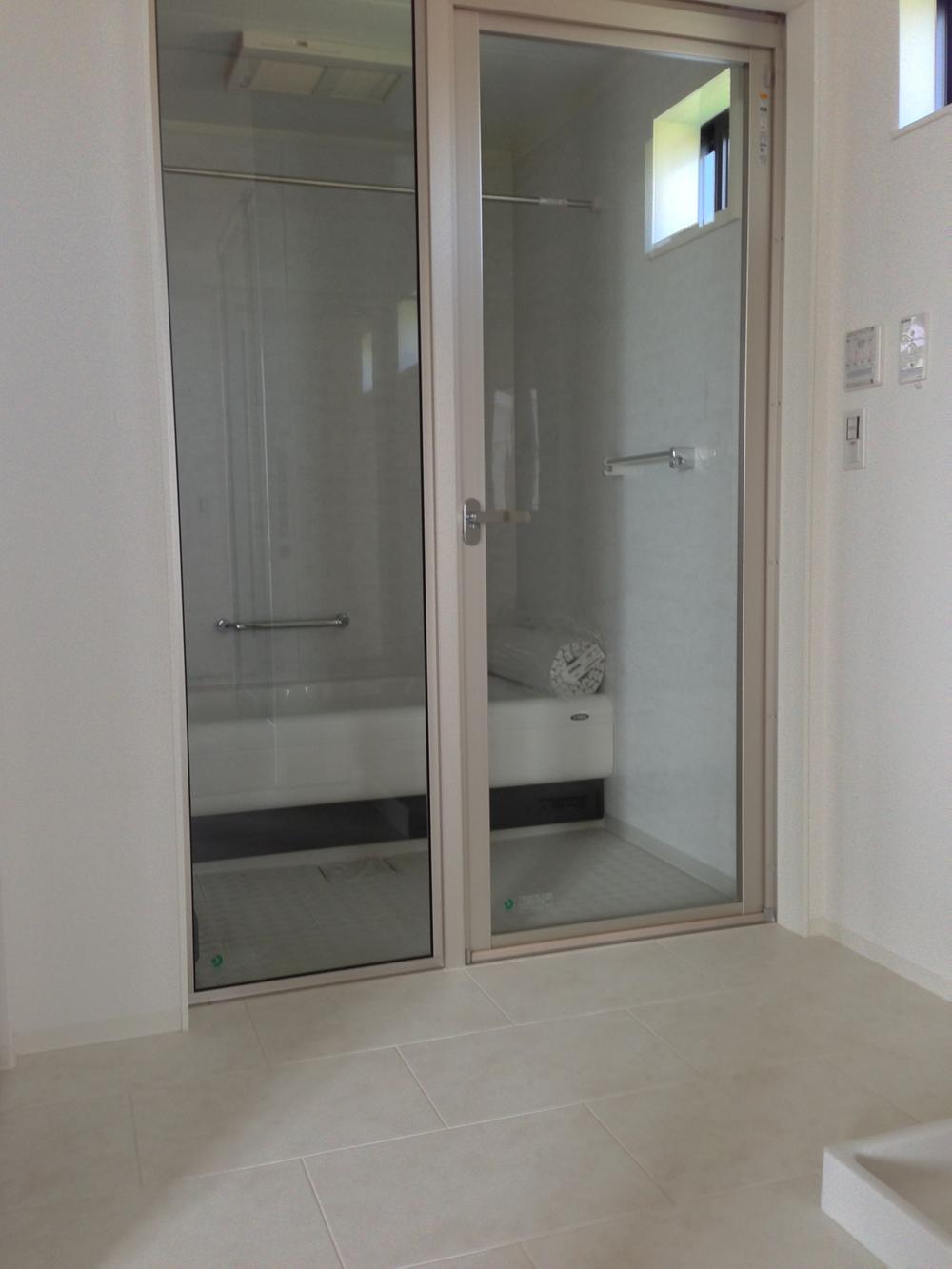 Wash basin, toilet. Stylish glass lamination unit bus