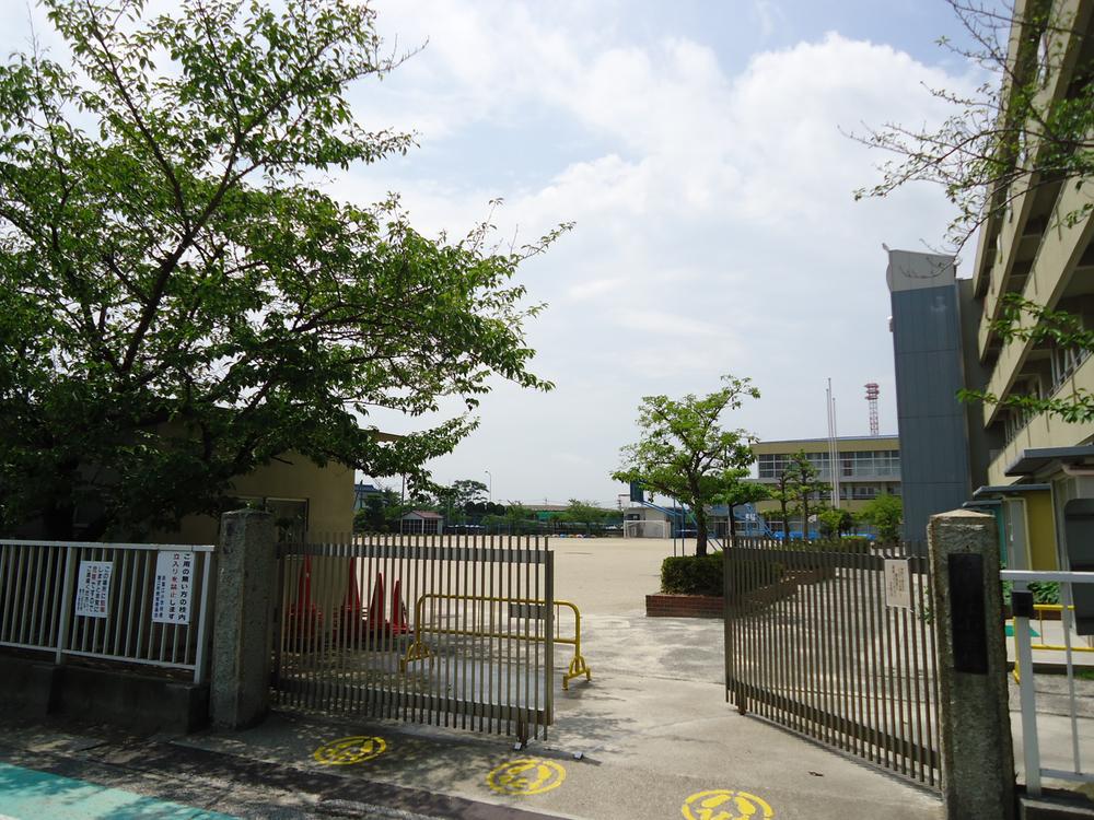 Primary school. Kanie-cho stand new Kanie to elementary school 470m