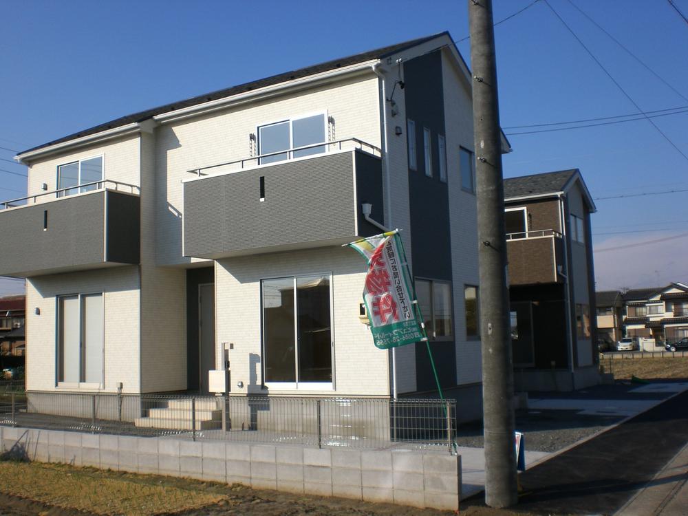 Local appearance photo. Local (12 May 2013) Shooting