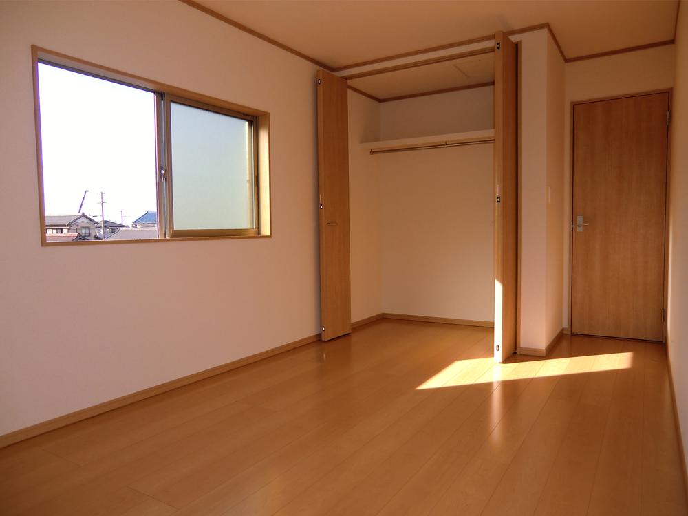 Non-living room. ◇ Western-style ◇  Bright Western-style in the south  All room storage
