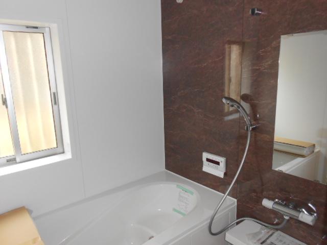 Bathroom. Local (11 May 2013) Shooting