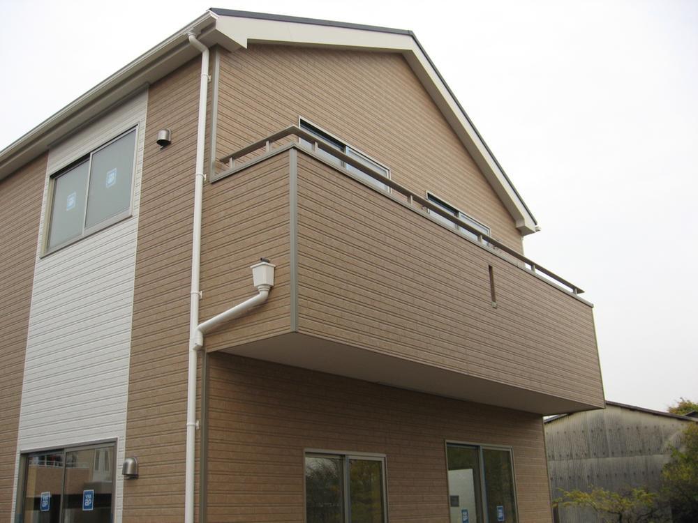 Local appearance photo. Completed soon !! anytime possible guidance